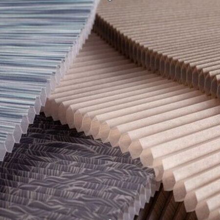 Fensterdekoration mit Wabenplissees